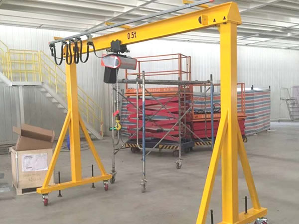 成華牌可移動(dòng)小型電動(dòng)龍門(mén)吊架 成華牌可移動(dòng)小型電動(dòng)龍門(mén)吊架